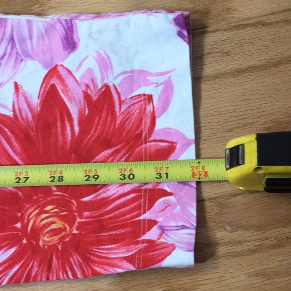 10 Real Clothes white floral stretch Capri pants - Picture 13 of 14